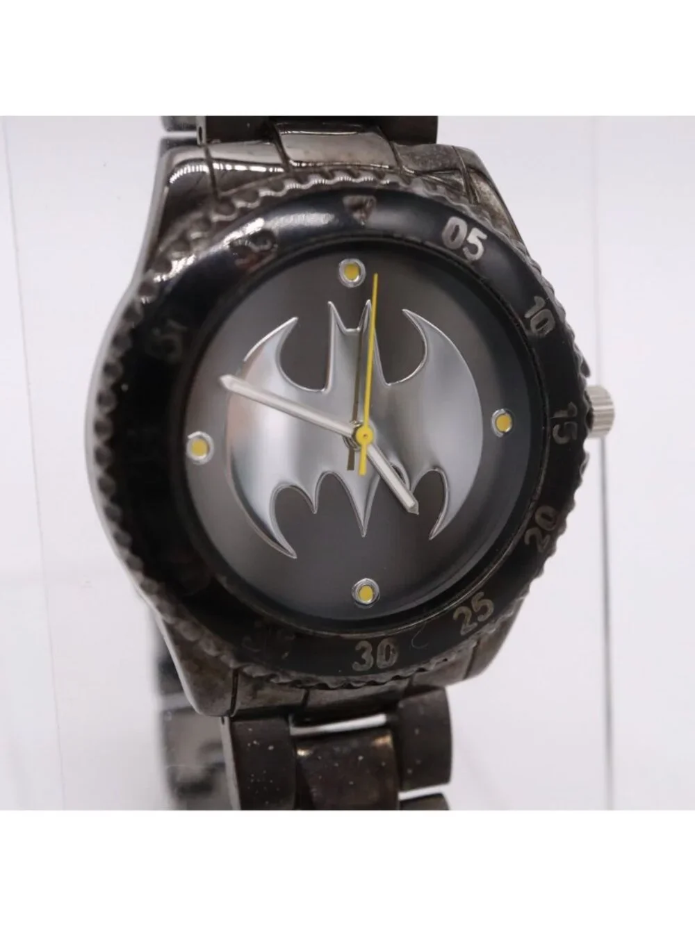 Batman Bat Signal Men's Watch Gunmetal Black Bezel Bracelet BAT8009 Accutime